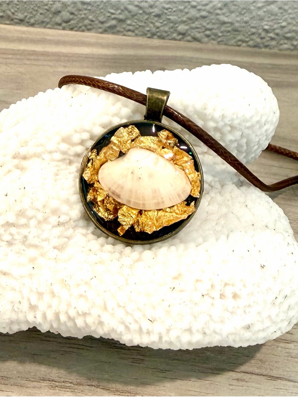 140. Gold Leaf Shell Pendant Necklace - Women Jewelry